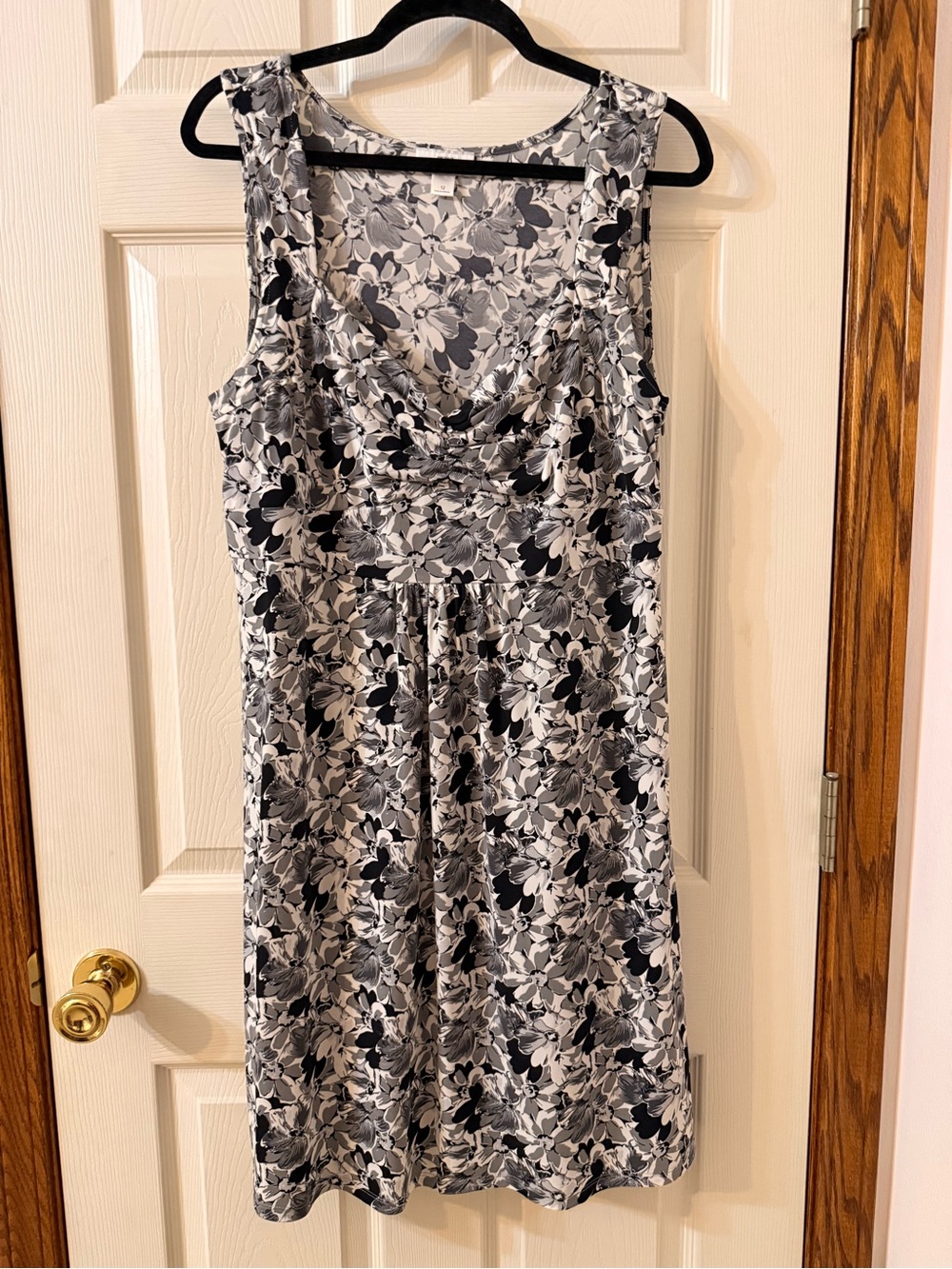 LOFT Black & White Floral Sleeveless A-Line Dress